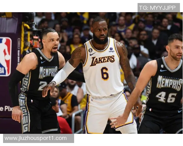 狄龙超远助攻阿伦上反篮湖人紧急喊停恶人空接瞬间